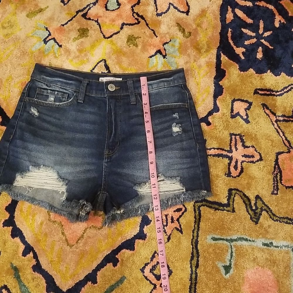 Brand New SO Destroyed Stretch Curvy Mom Shorts Size 5/27 - Picture 6 of 6
